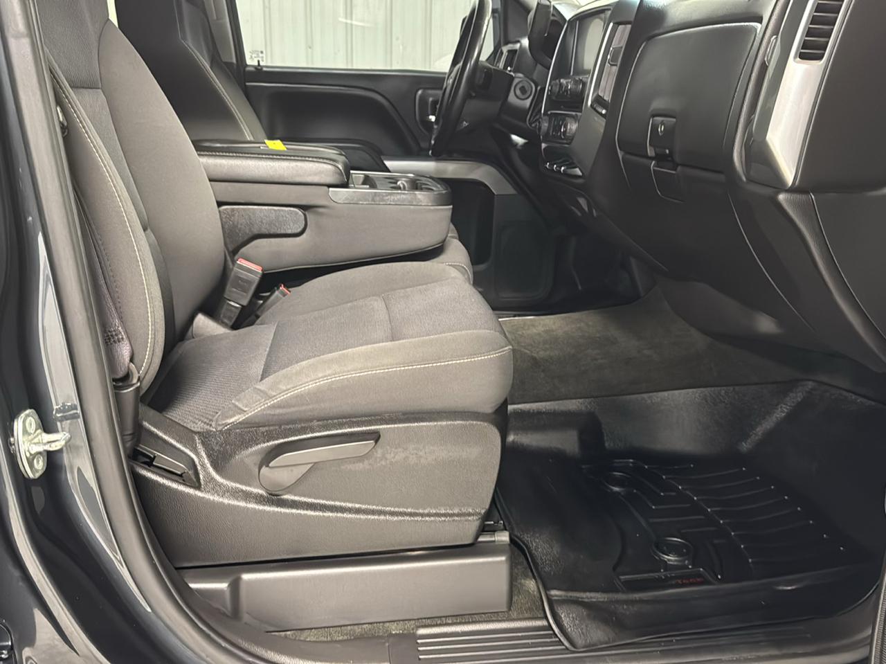 Chevrolet Silverado 1500 4WD Crew Cab 143.5" LT w/1LT 2017