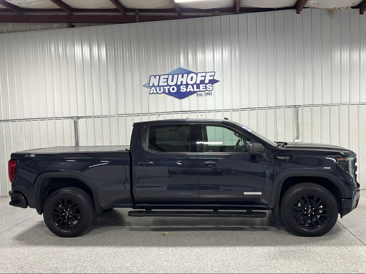 GMC Sierra 1500 4WD Crew Cab 157" Elevation 2022