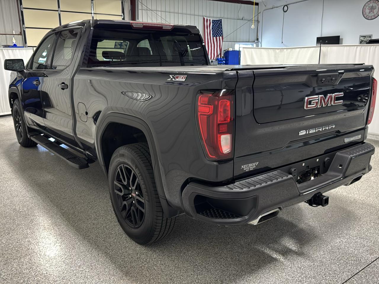 GMC Sierra 1500 4WD Crew Cab 157" Elevation 2022