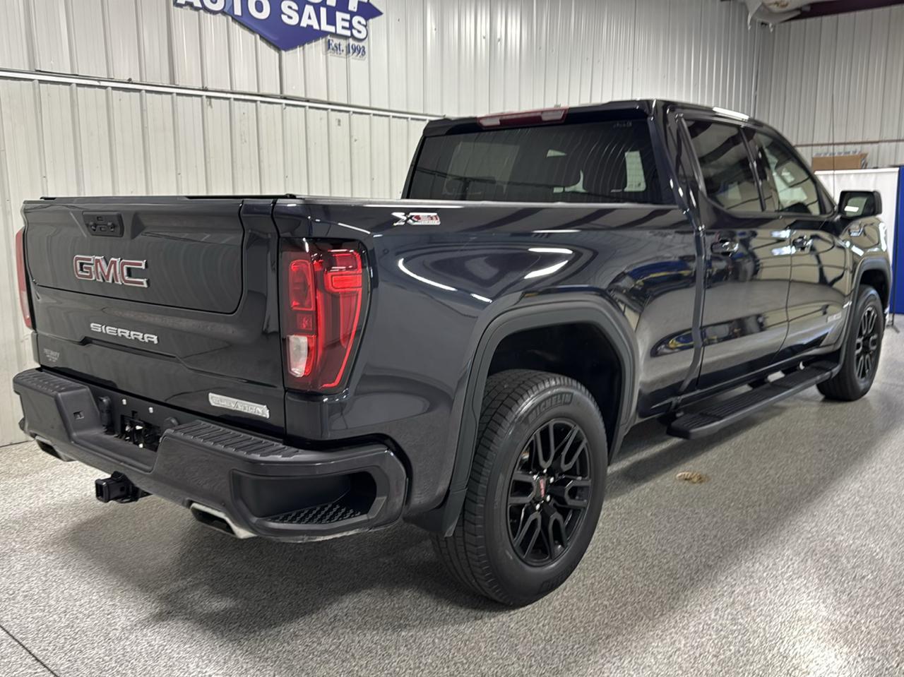GMC Sierra 1500 4WD Crew Cab 157" Elevation 2022