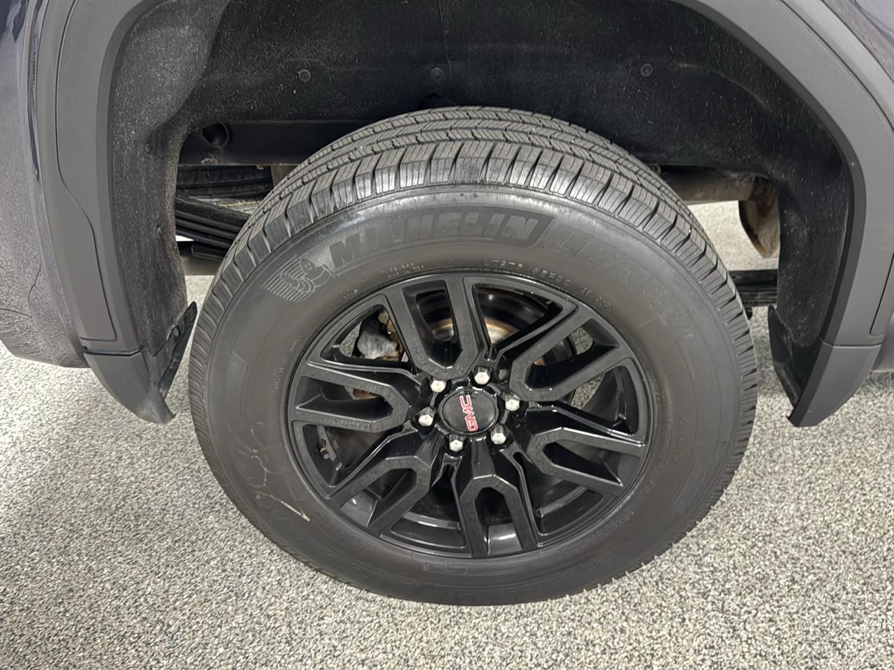 GMC Sierra 1500 4WD Crew Cab 157" Elevation 2022