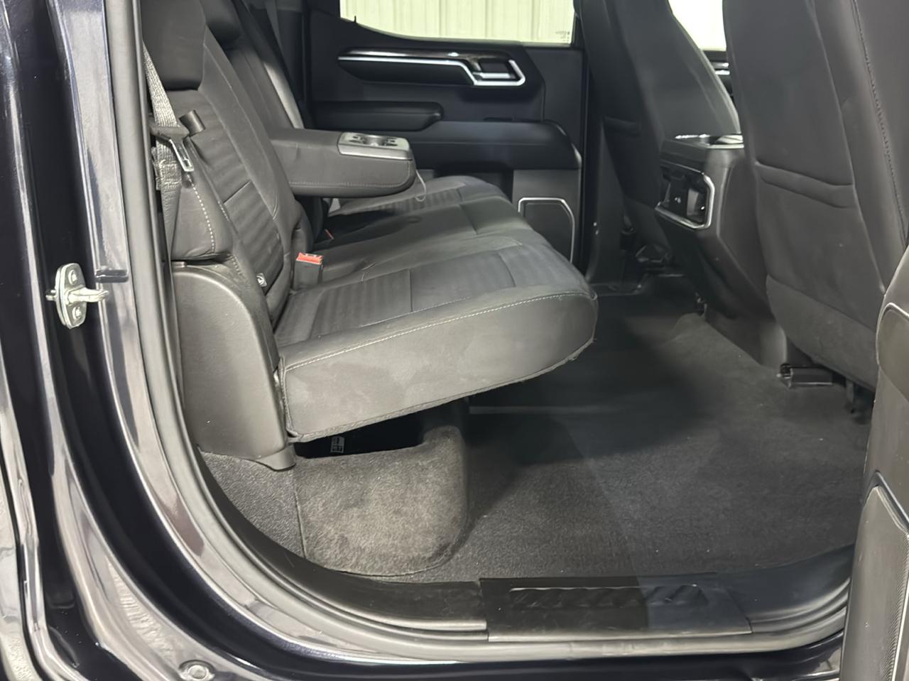 GMC Sierra 1500 4WD Crew Cab 157" Elevation 2022