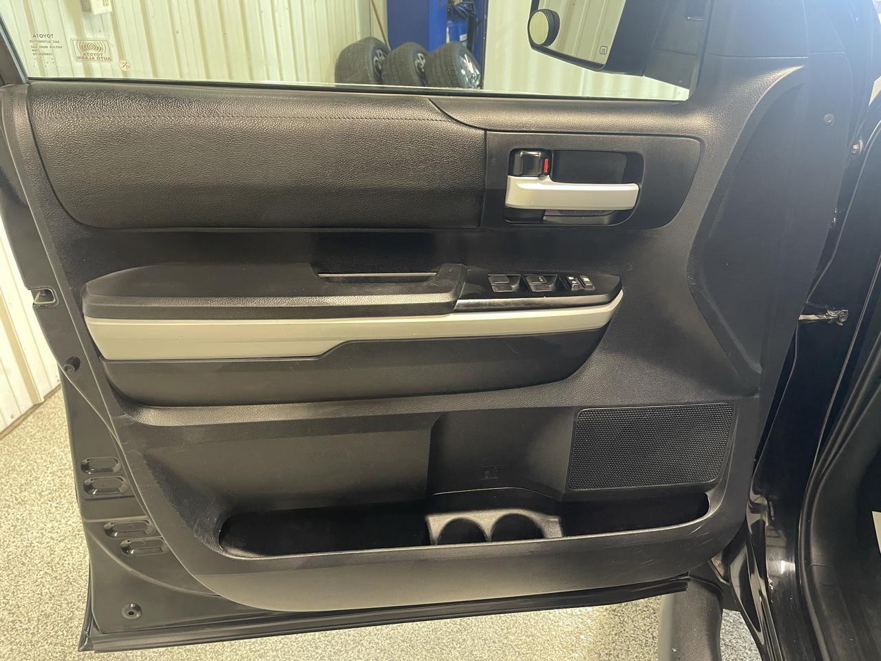 Toyota Tundra 4WD SR5 CrewMax 5.5' Bed 5.7L (Natl) 2019