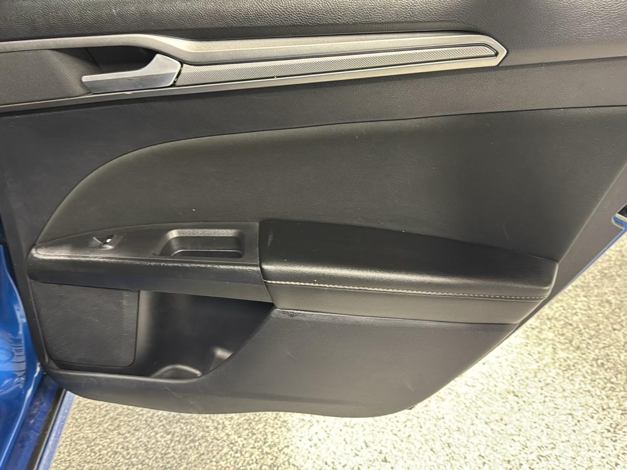 Ford Fusion SE FWD 2020