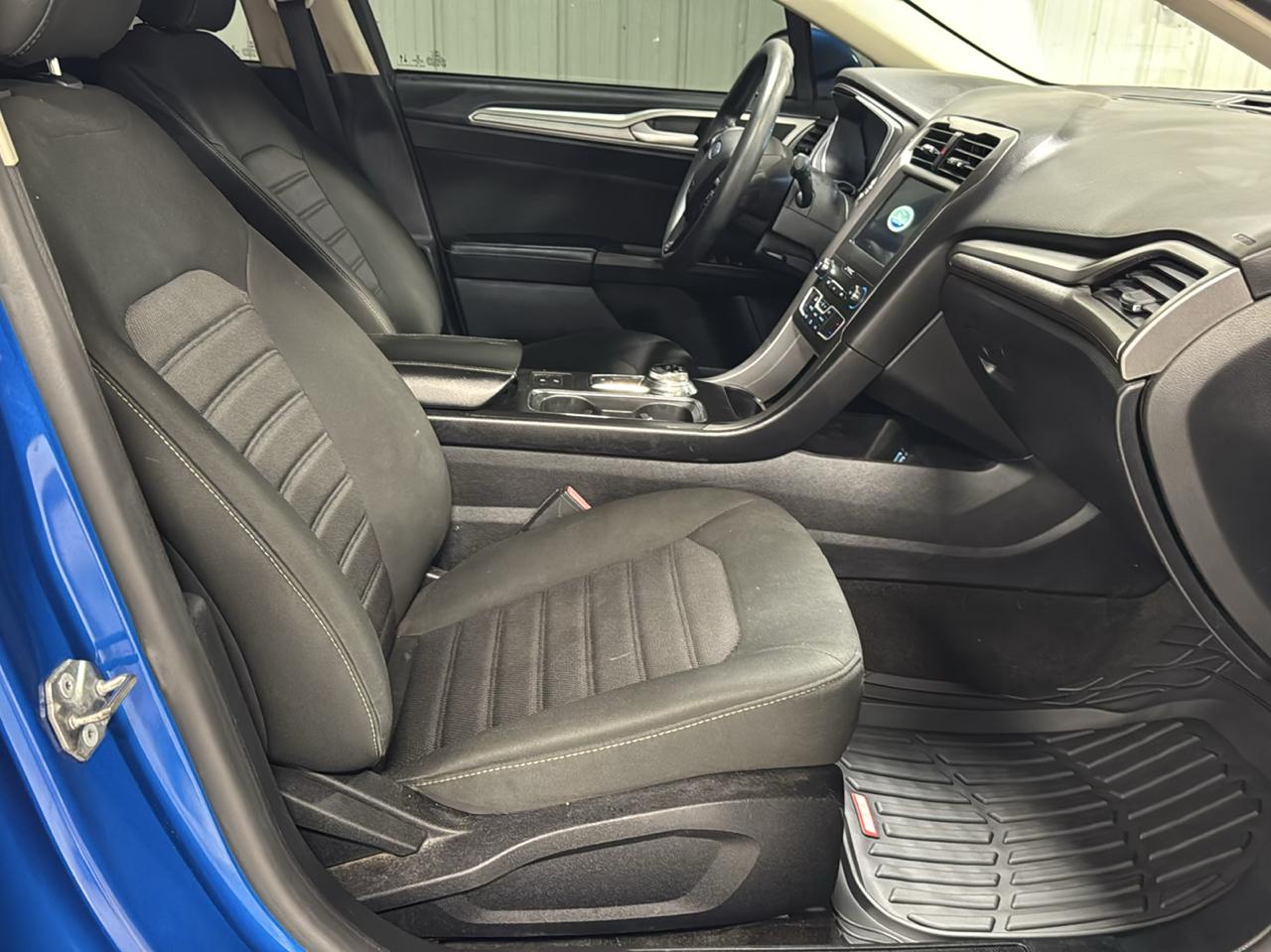 Ford Fusion SE FWD 2020