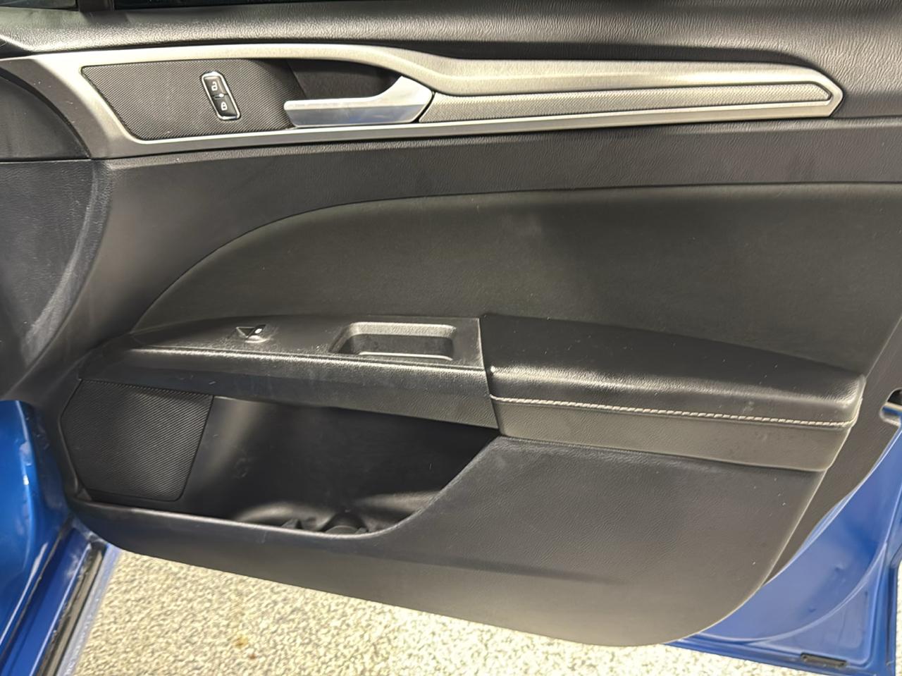 Ford Fusion SE FWD 2020