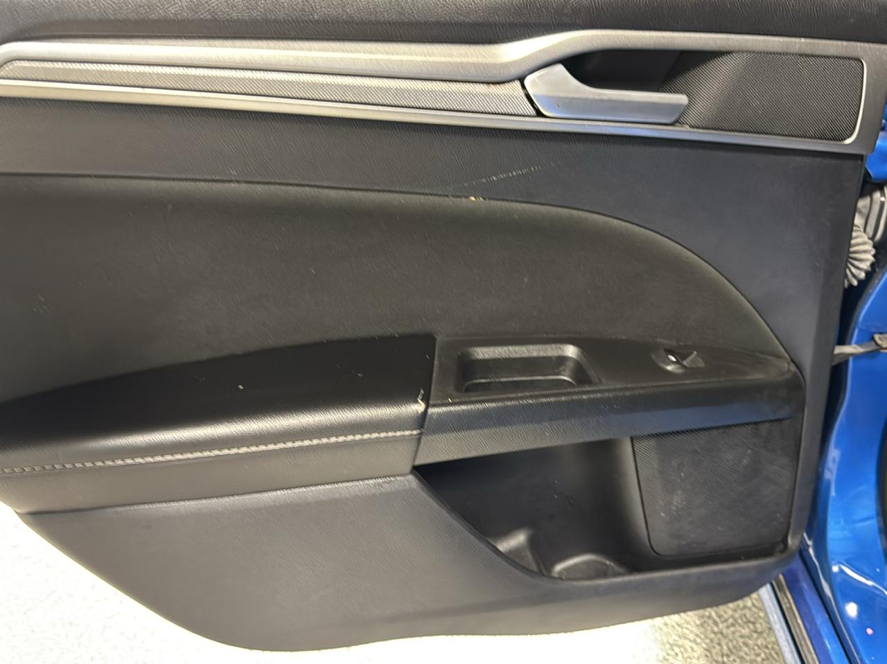 Ford Fusion SE FWD 2020