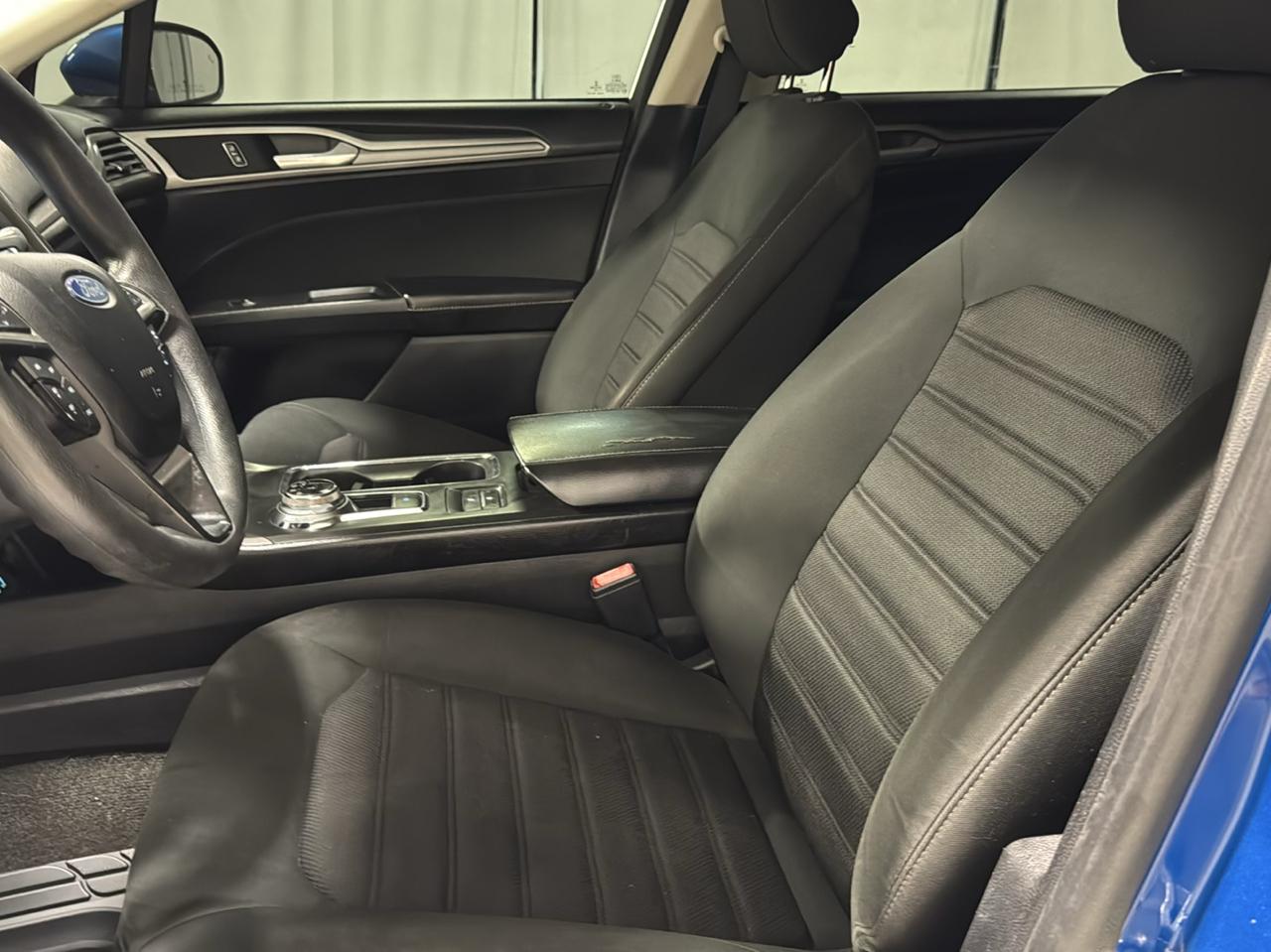 Ford Fusion SE FWD 2020