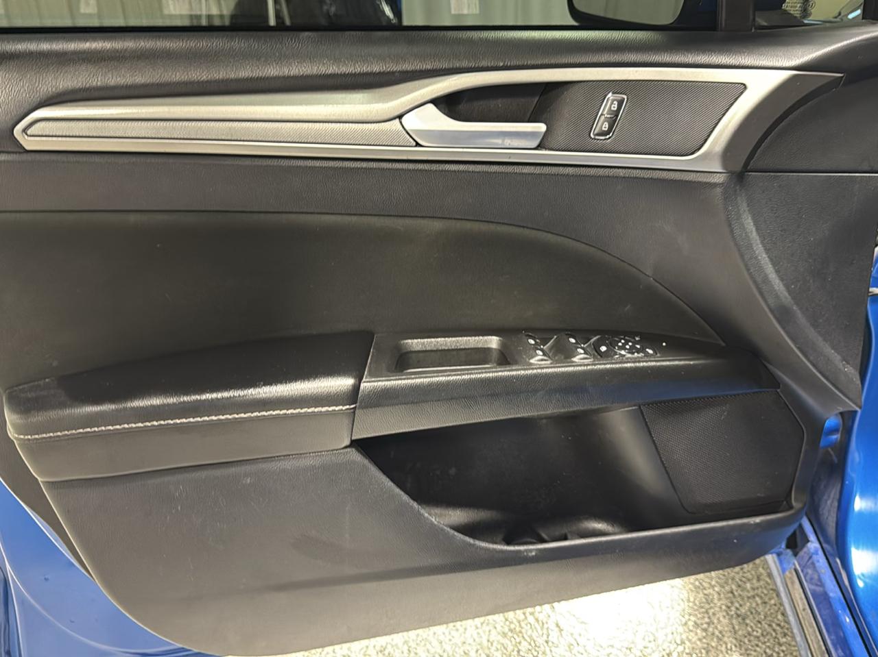 Ford Fusion SE FWD 2020