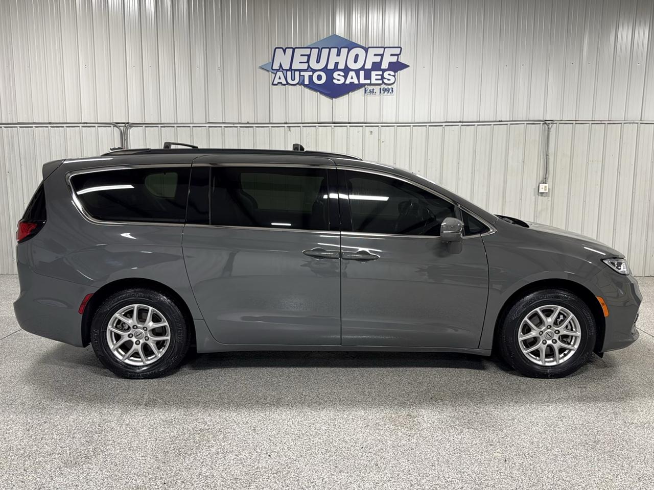 2022 Chrysler Pacifica Touring L FWD