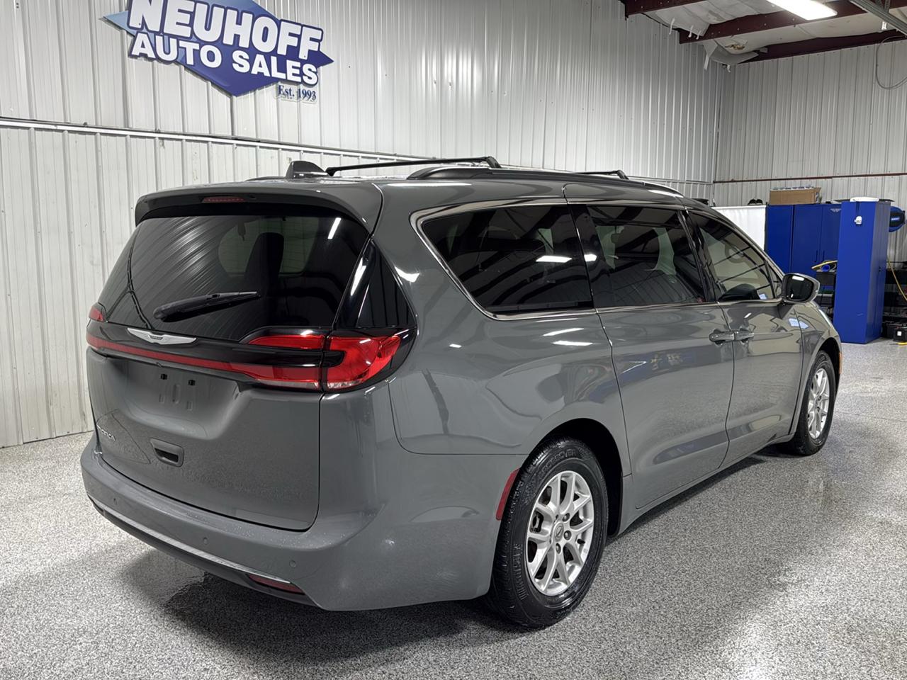 Chrysler Pacifica Touring L FWD 2022