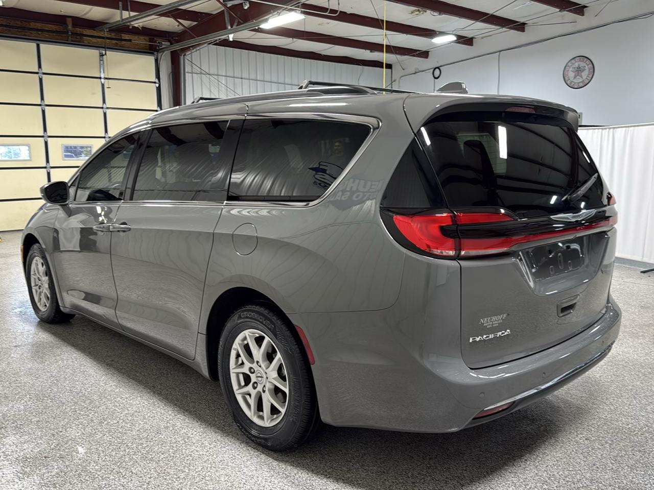 Chrysler Pacifica Touring L FWD 2022