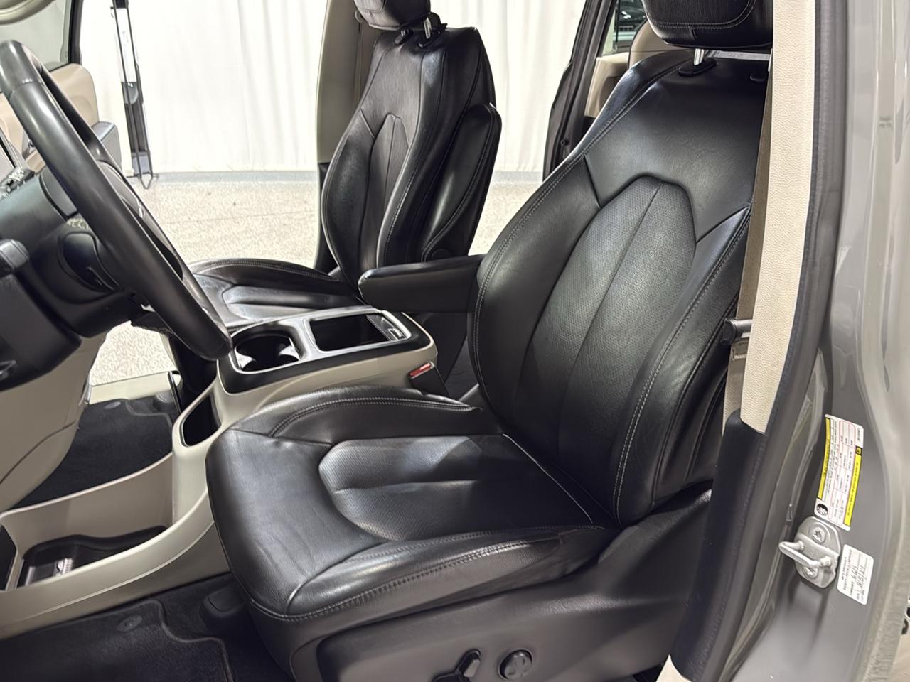 Chrysler Pacifica Touring L FWD 2022