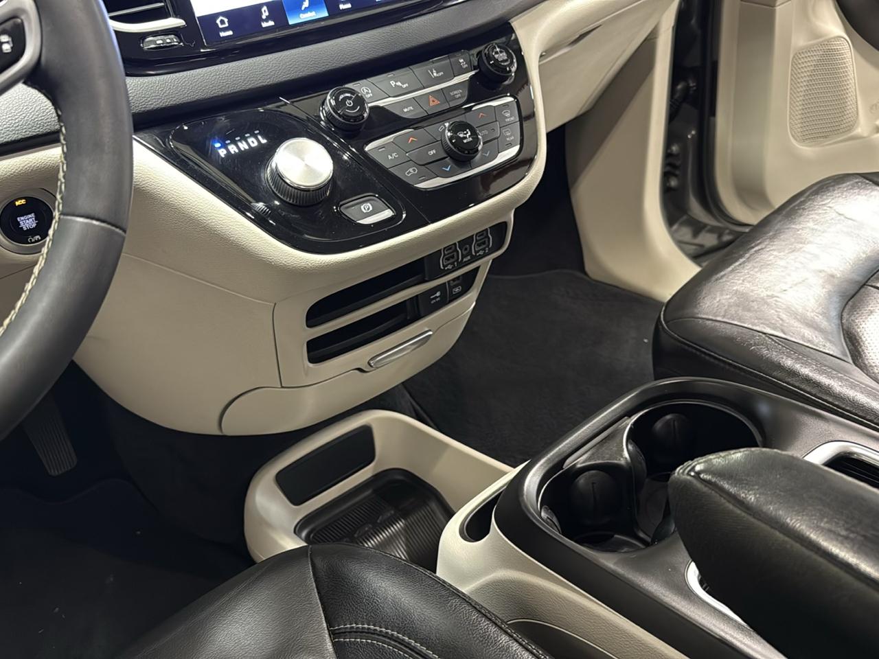 Chrysler Pacifica Touring L FWD 2022
