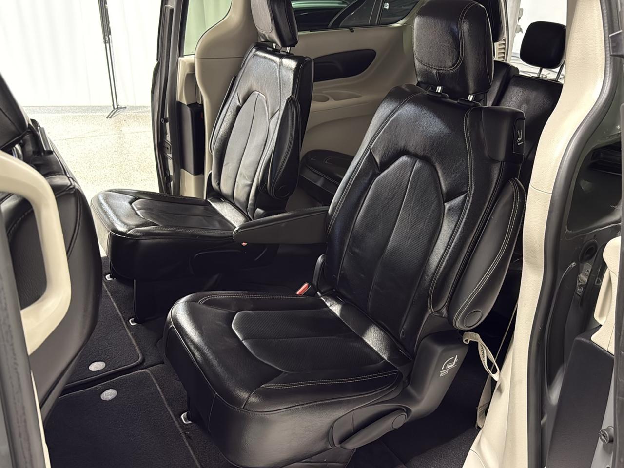 Chrysler Pacifica Touring L FWD 2022