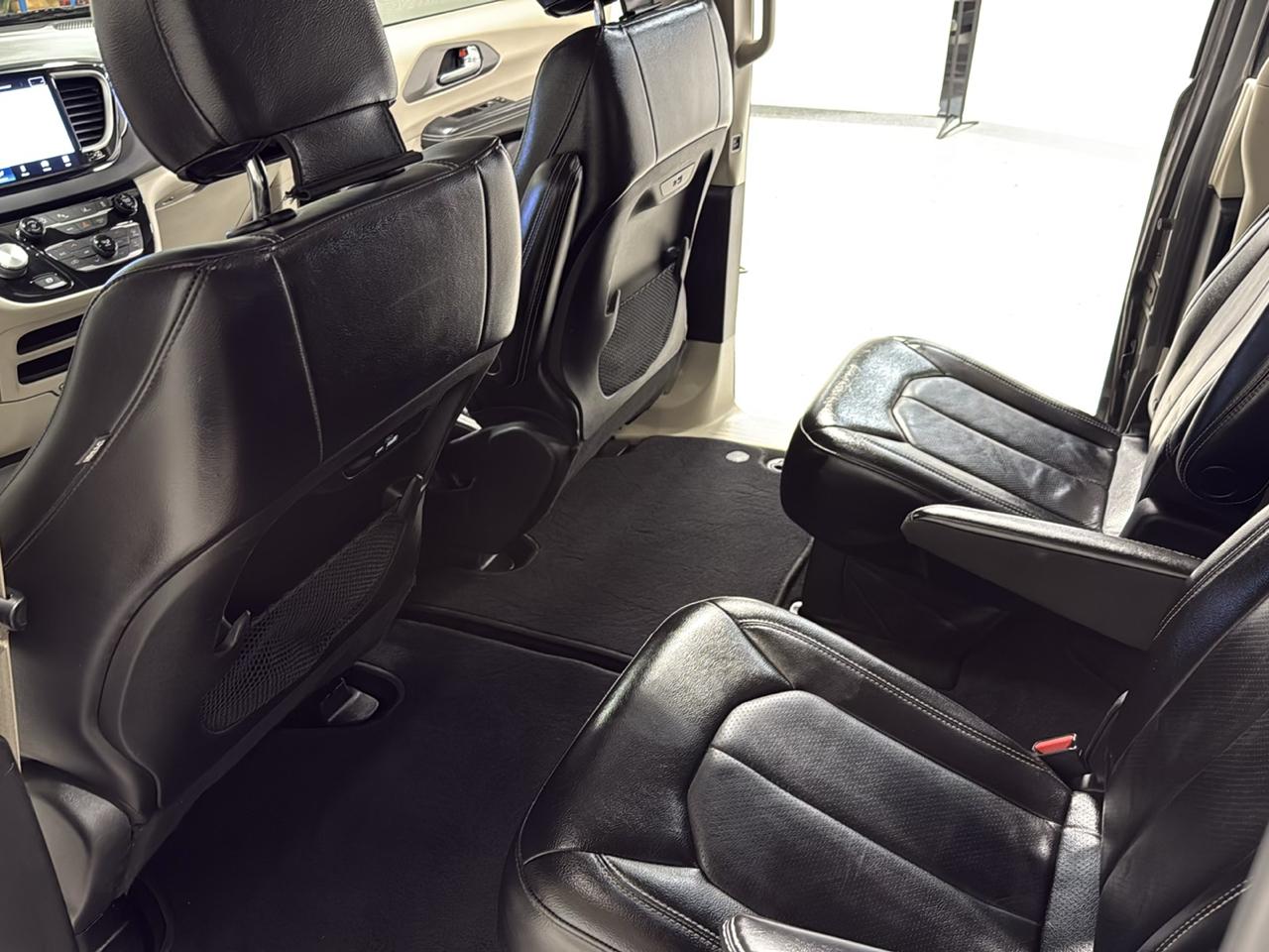 Chrysler Pacifica Touring L FWD 2022