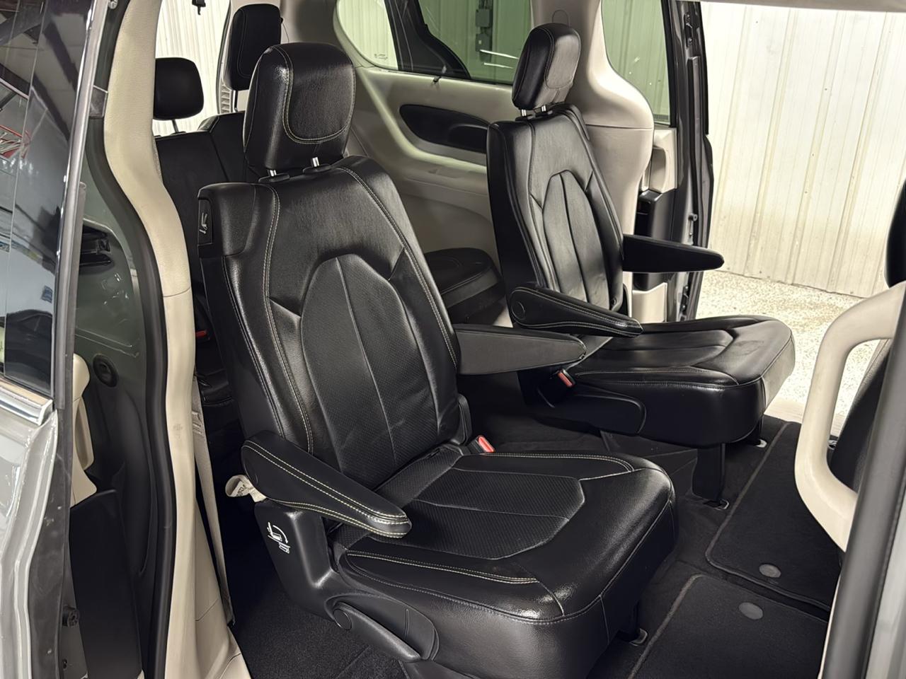 Chrysler Pacifica Touring L FWD 2022