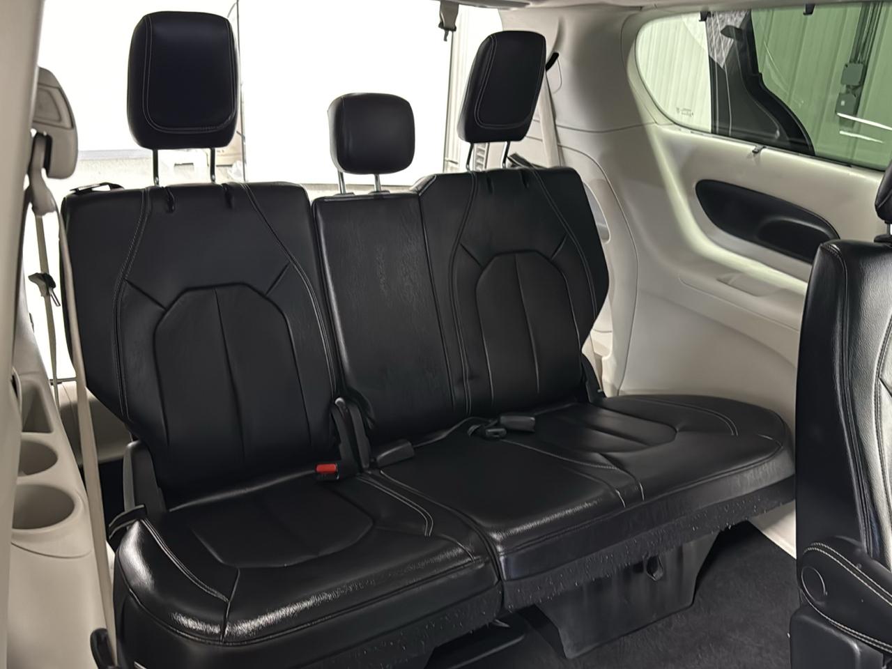 Chrysler Pacifica Touring L FWD 2022