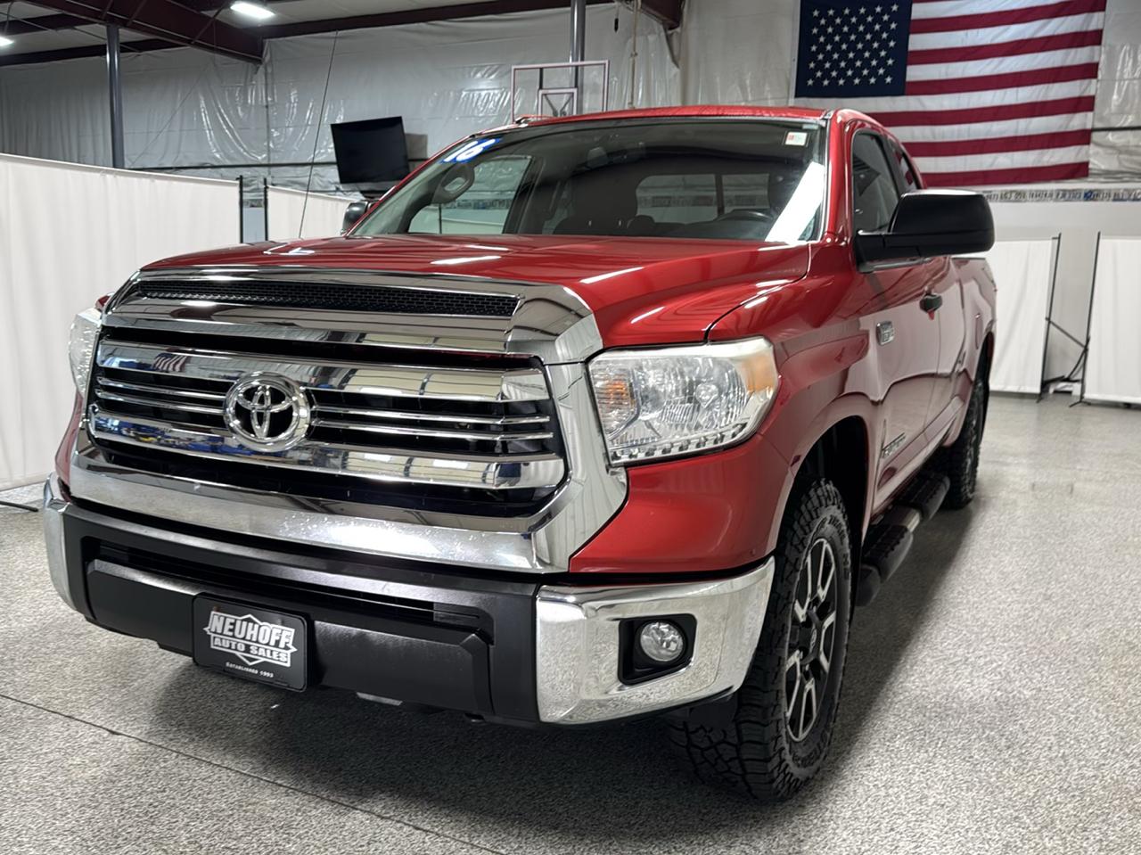 Toyota Tundra 4WD Truck Double Cab 5.7L V8 6-Spd AT TRD Pro (Natl) 2016