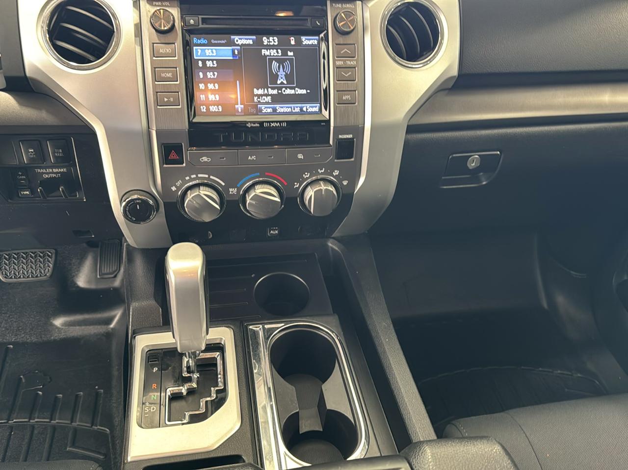 Toyota Tundra 4WD Truck Double Cab 5.7L V8 6-Spd AT TRD Pro (Natl) 2016