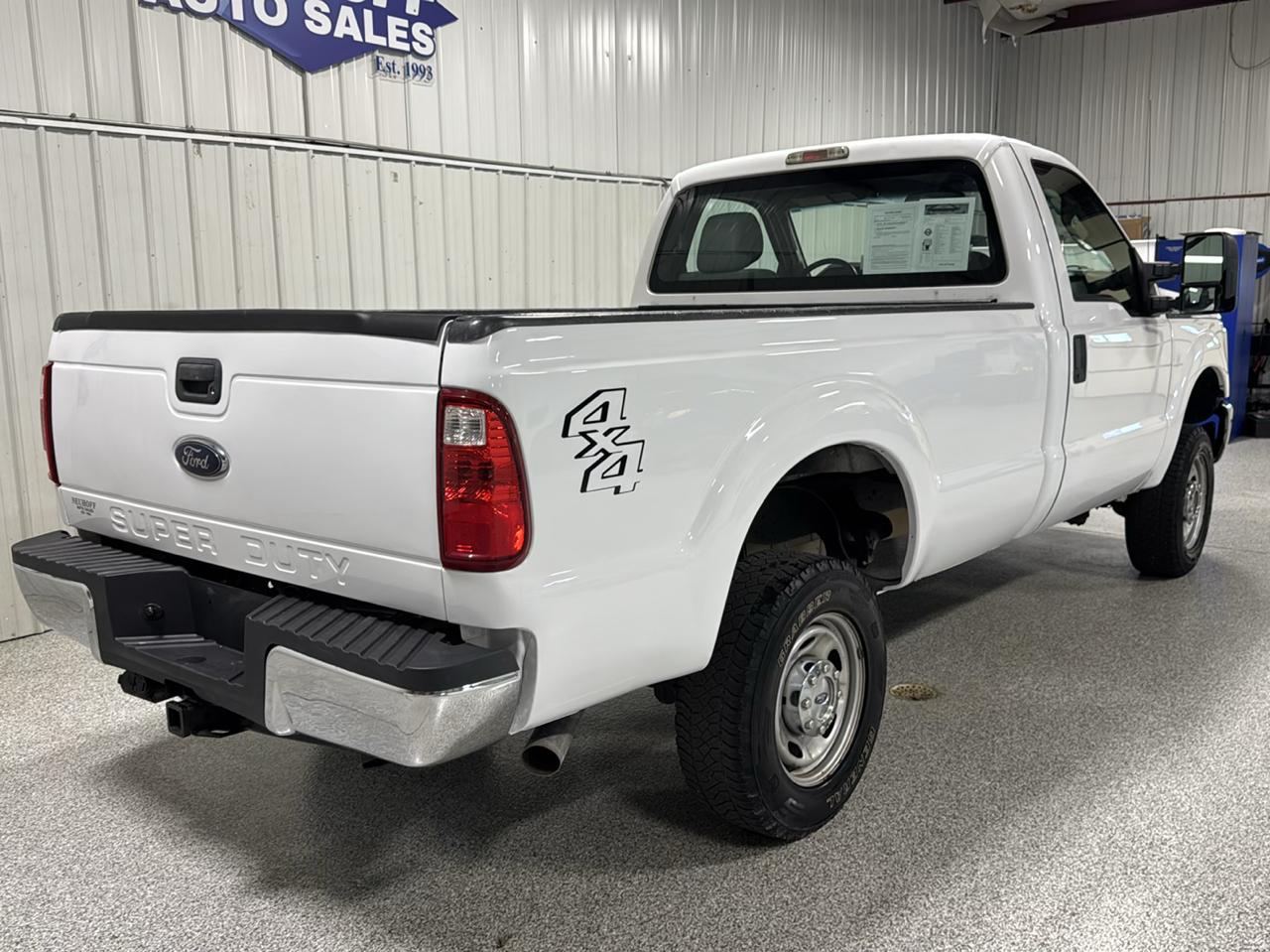 Ford Super Duty F-250 SRW 4WD Reg Cab 137" XLT 2016