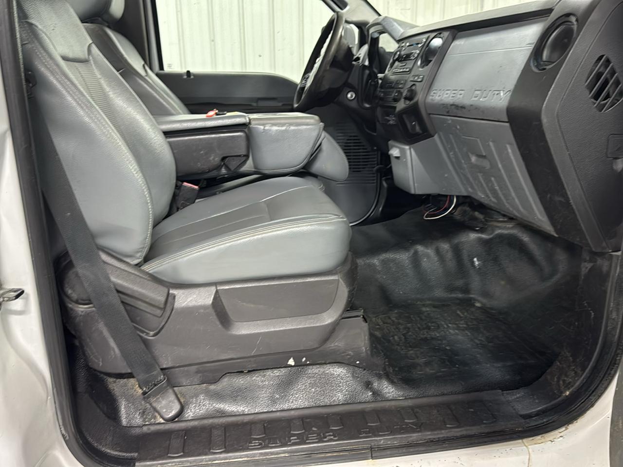 Ford Super Duty F-250 SRW 4WD Reg Cab 137" XLT 2016