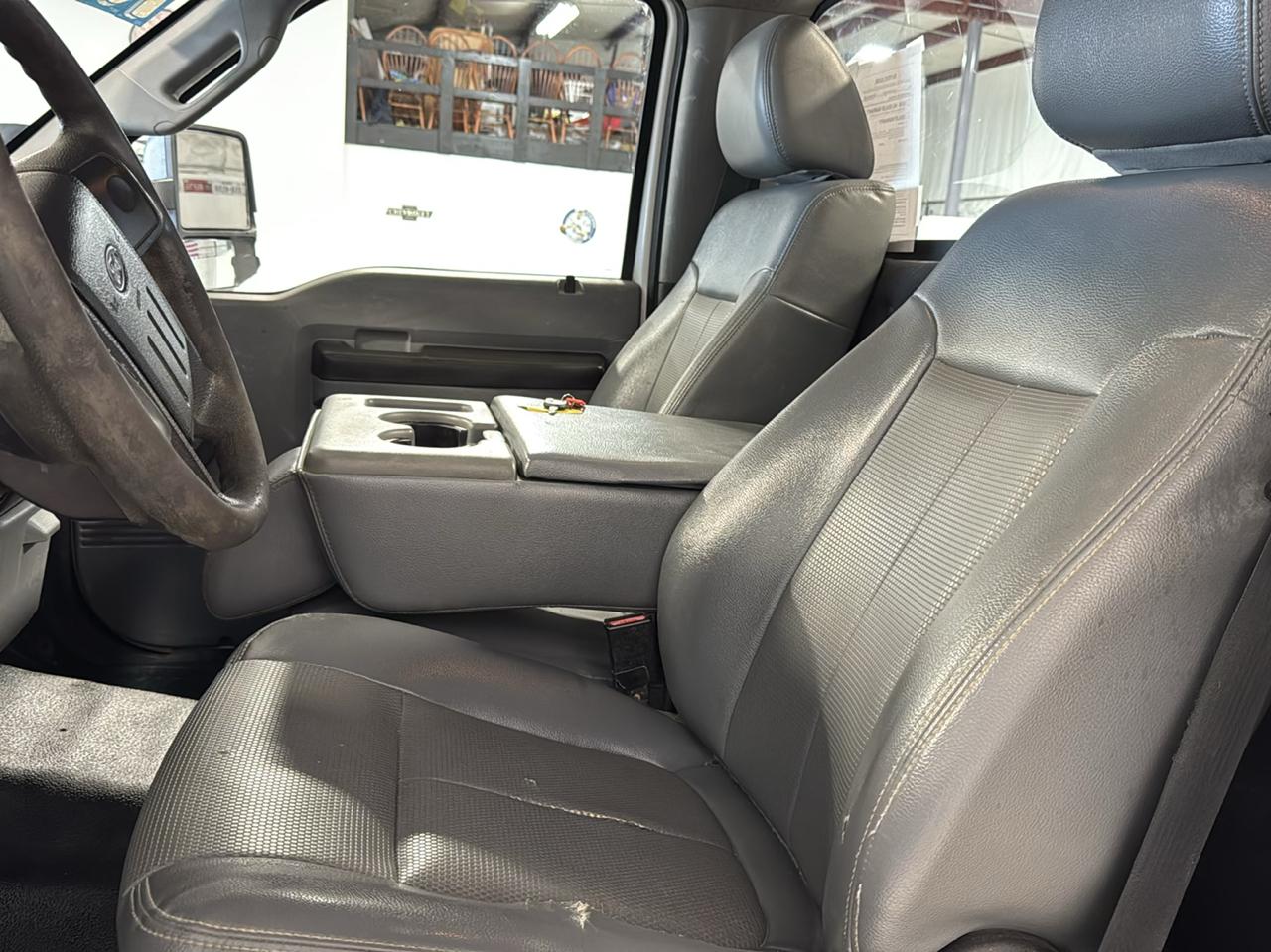 Ford Super Duty F-250 SRW 4WD Reg Cab 137" XLT 2016