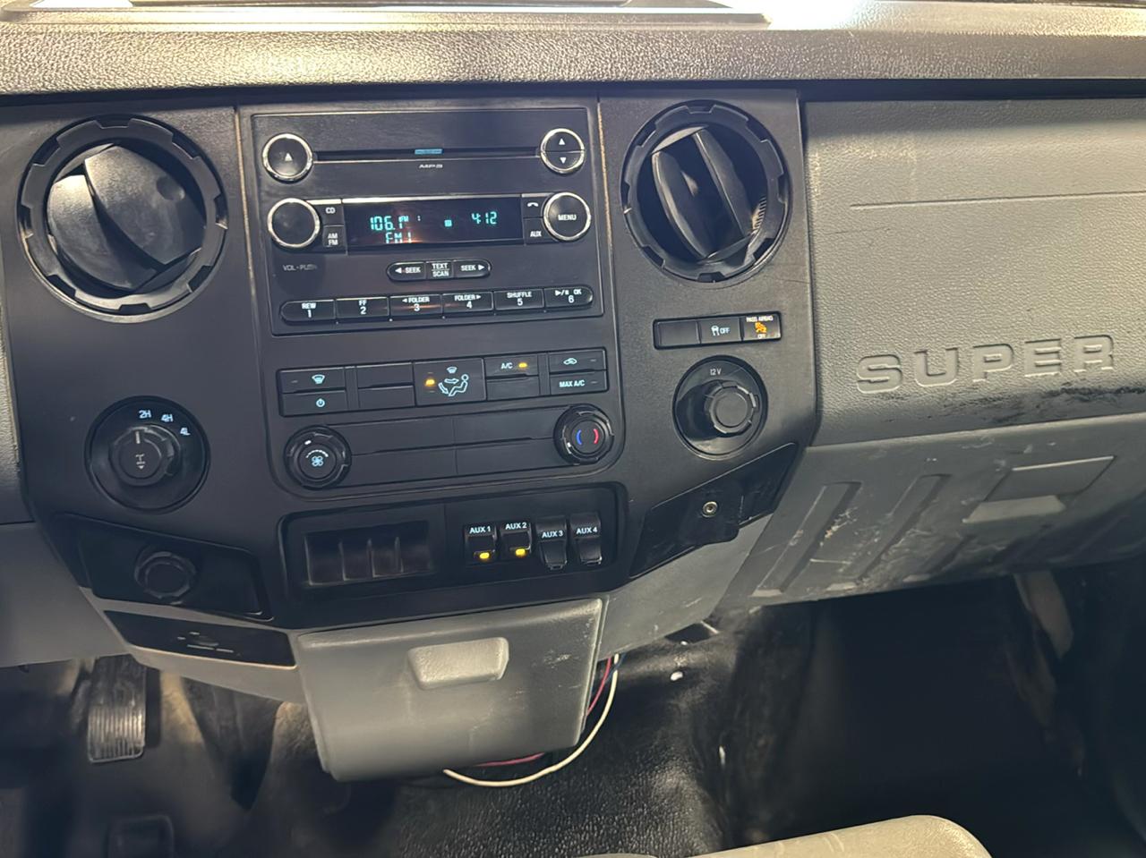 Ford Super Duty F-250 SRW 4WD Reg Cab 137" XLT 2016