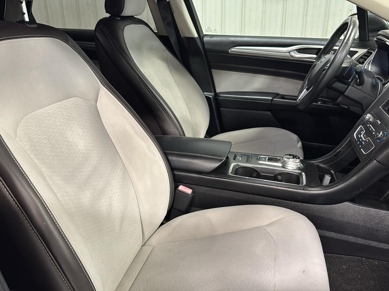 Ford Fusion SE FWD 2019