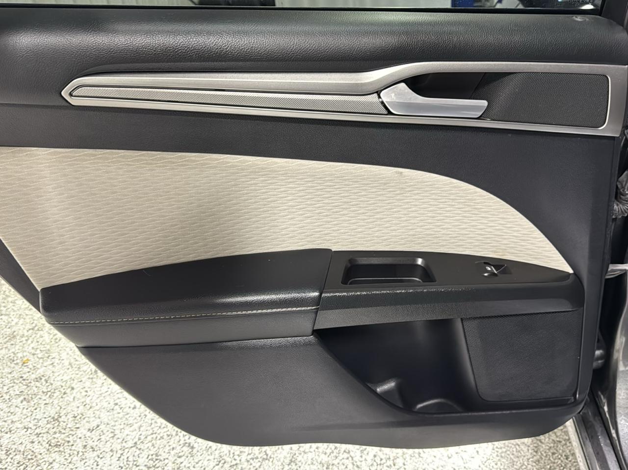 Ford Fusion SE FWD 2019