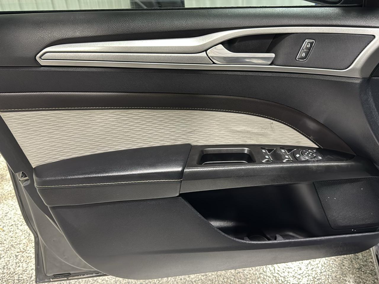 Ford Fusion SE FWD 2019