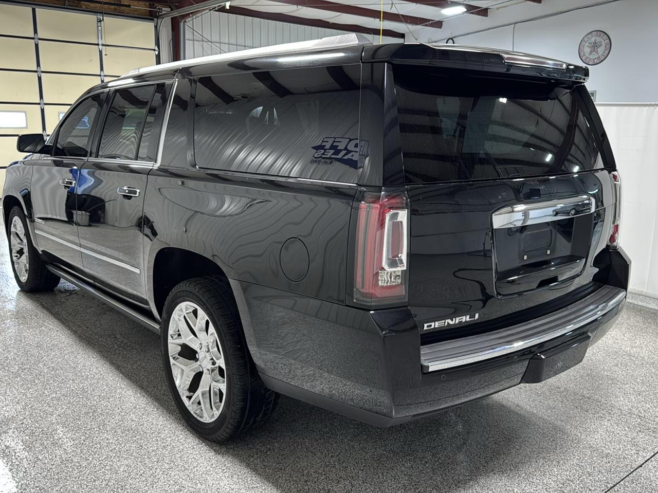 GMC Yukon XL 4WD 4dr Denali 2015