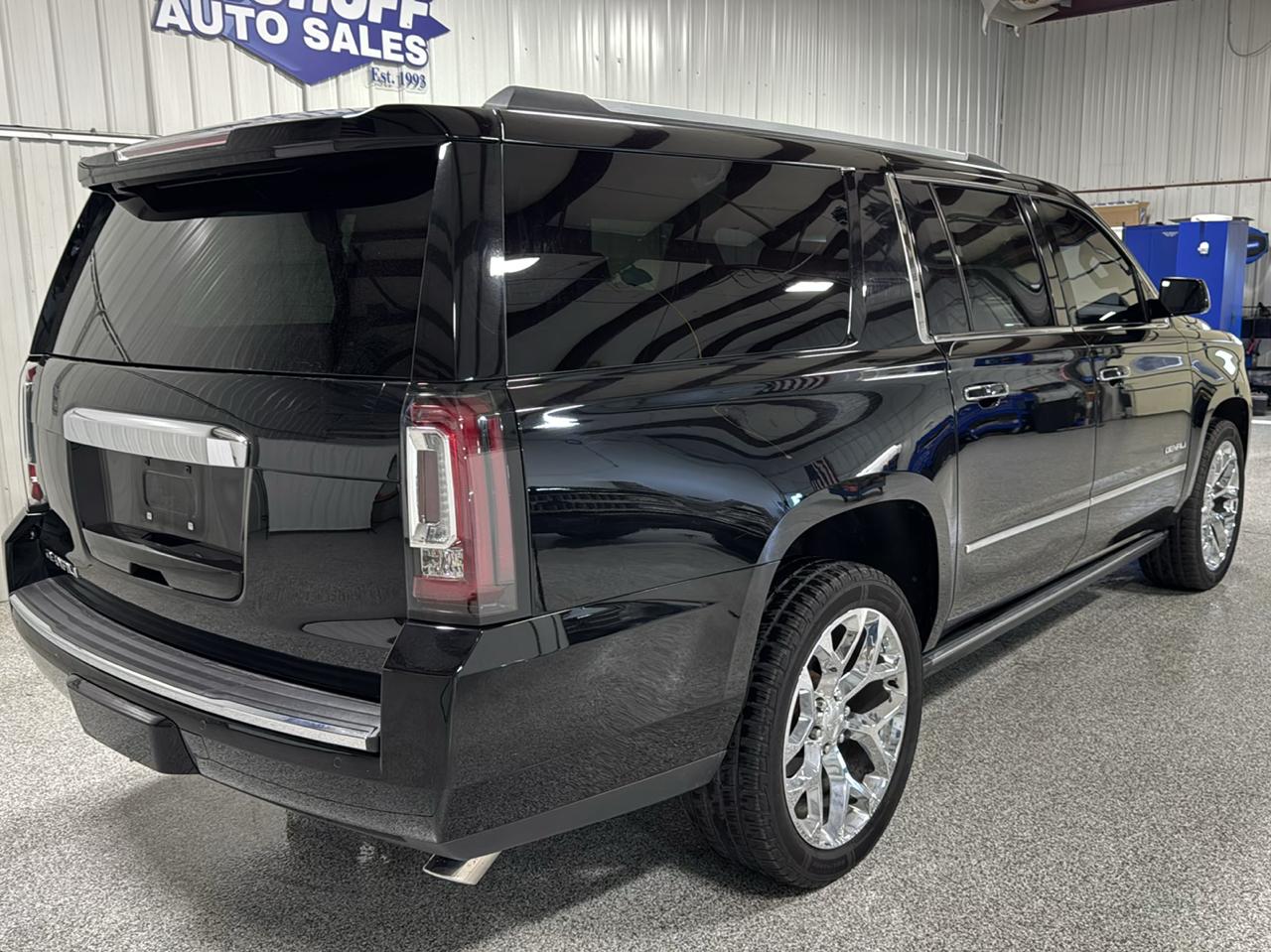 GMC Yukon XL 4WD 4dr Denali 2015