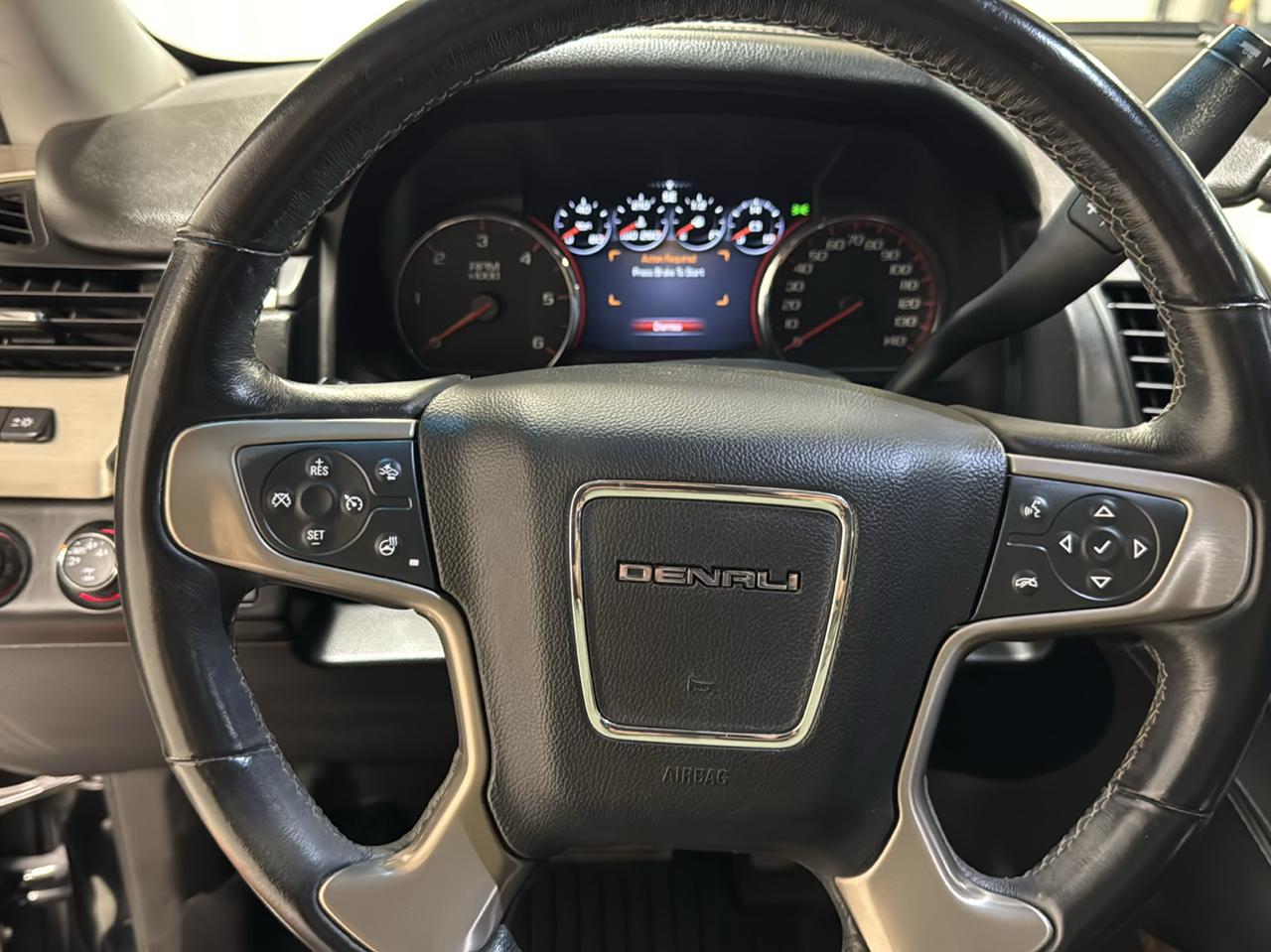 GMC Yukon XL 4WD 4dr Denali 2015