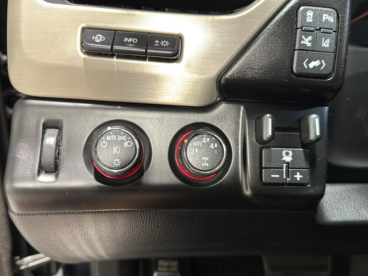 GMC Yukon XL 4WD 4dr Denali 2015