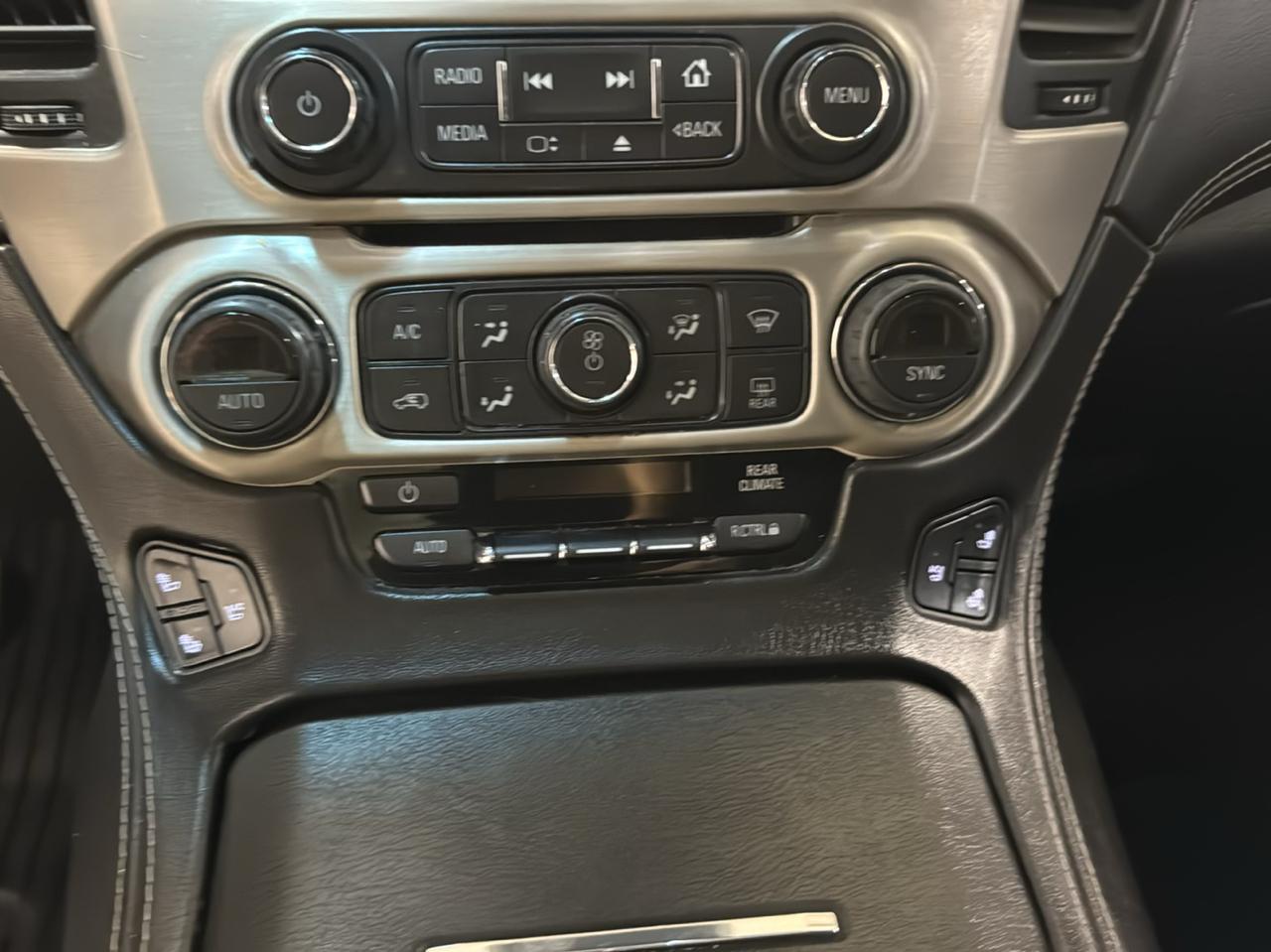 GMC Yukon XL 4WD 4dr Denali 2015