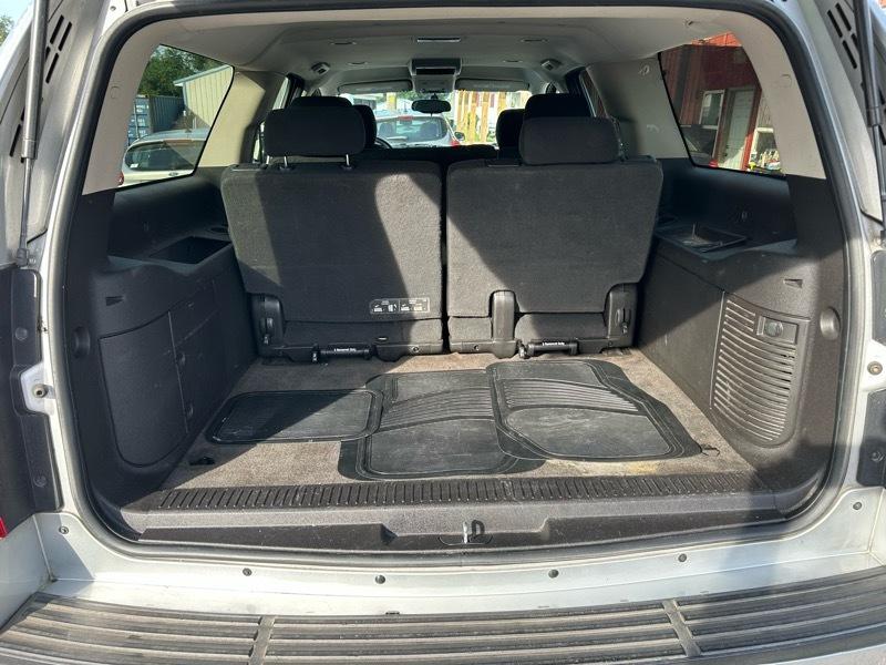 Chevrolet Suburban LS 1500 2WD 2011