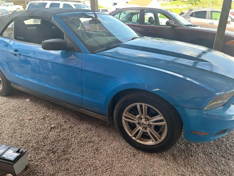 Ford Mustang V6 Convertible 2012
