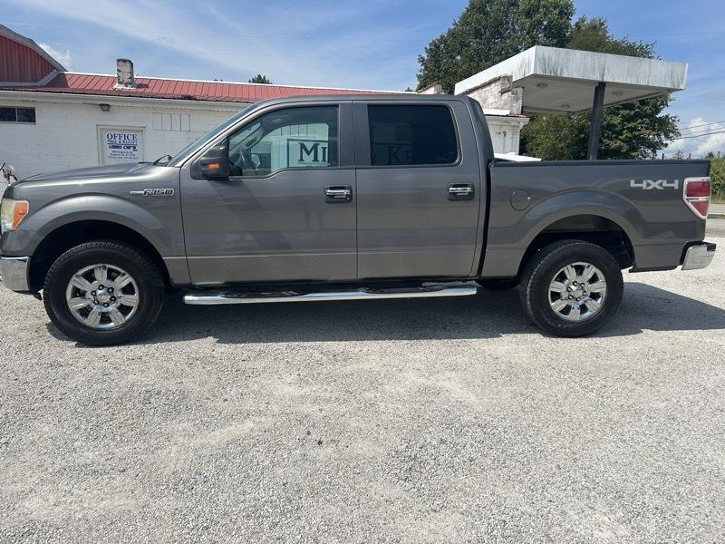 2010 Ford F-150 4WD SuperCrew 145" XLT