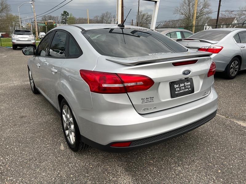 Ford Focus SE Sedan 2015