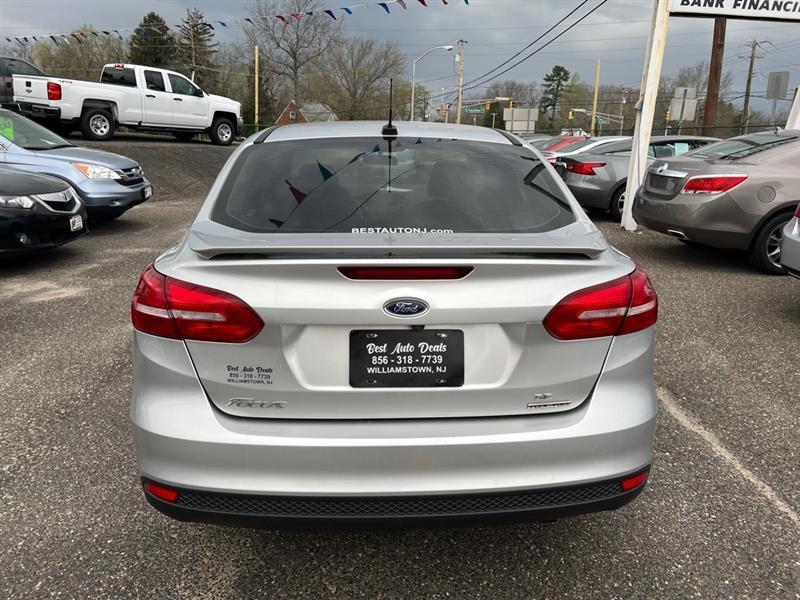 Ford Focus SE Sedan 2015