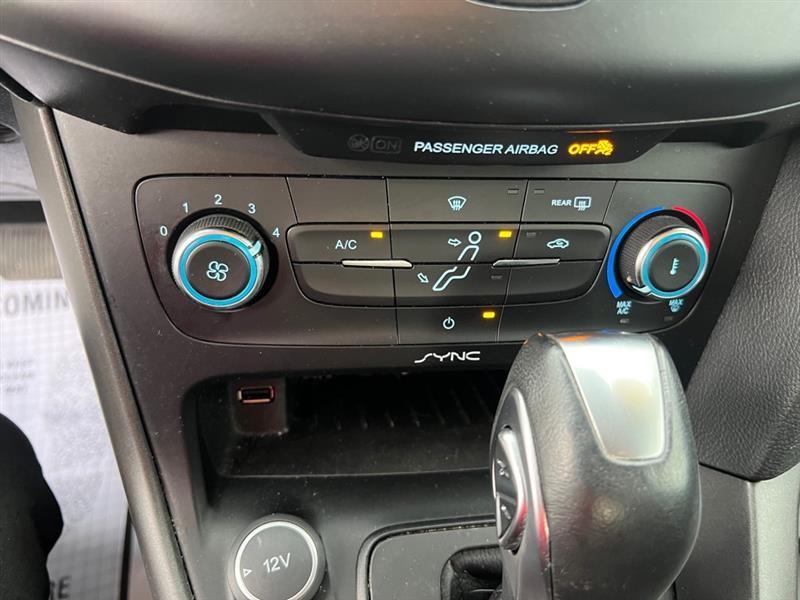 Ford Focus SE Sedan 2015