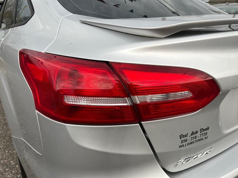 Ford Focus SE Sedan 2015