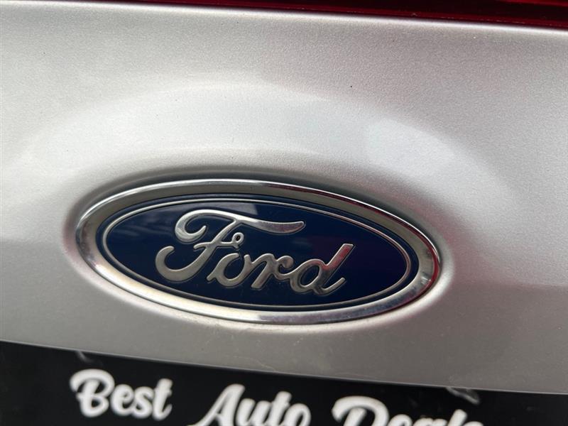 Ford Focus SE Sedan 2015