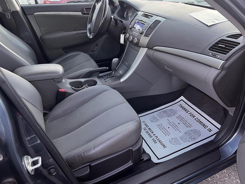 Hyundai Sonata SE V6 2010