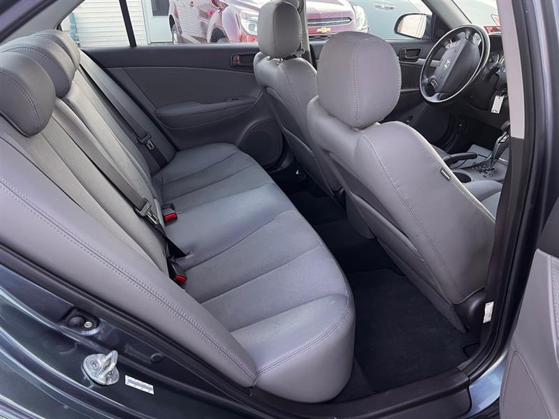 Hyundai Sonata SE V6 2010