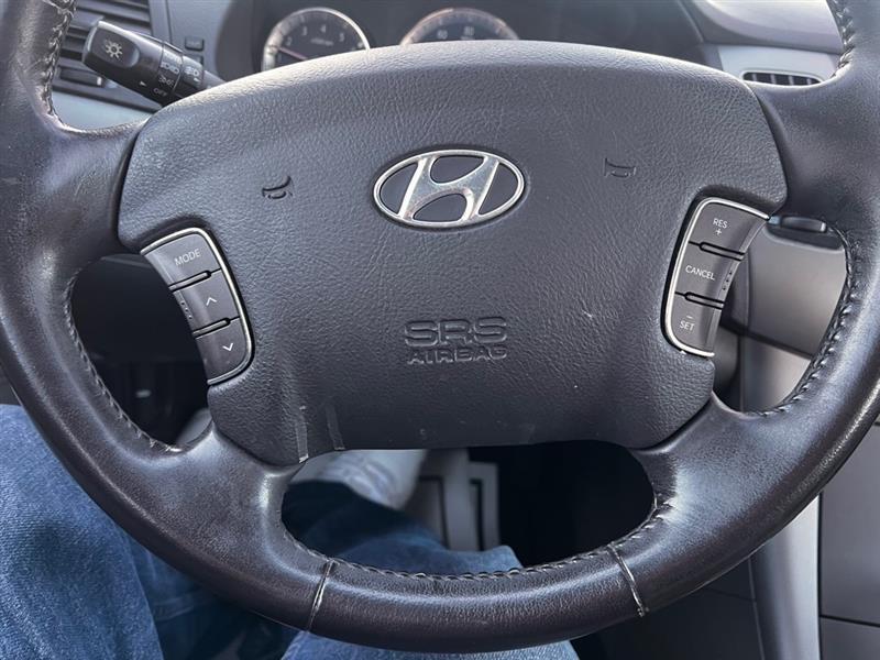 Hyundai Sonata SE V6 2010