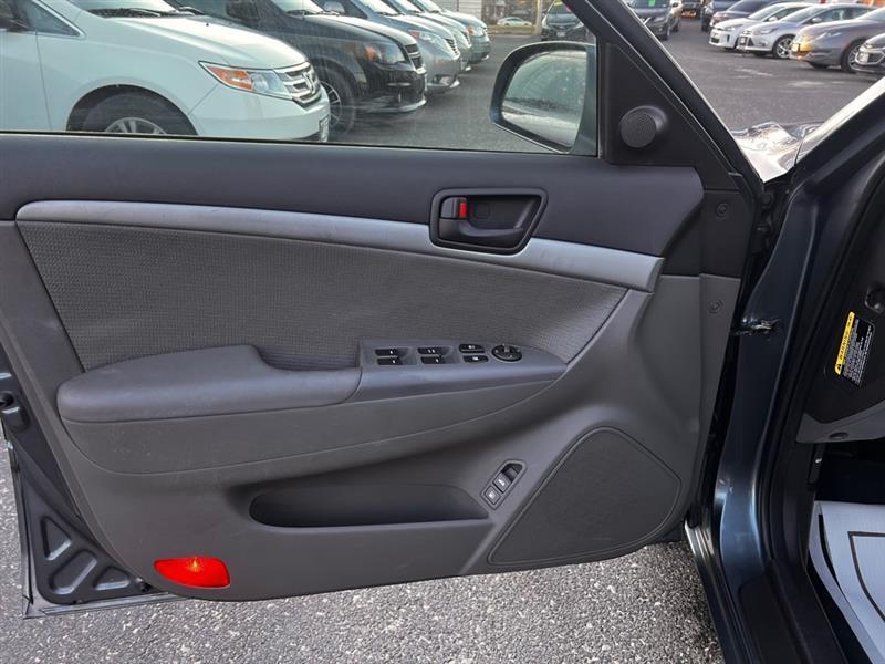 Hyundai Sonata SE V6 2010