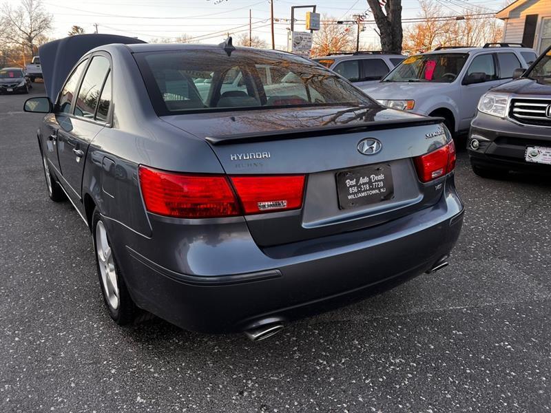 Hyundai Sonata SE V6 2010