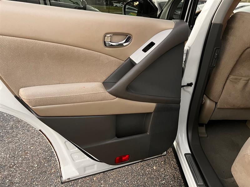 Nissan Murano S AWD 2011